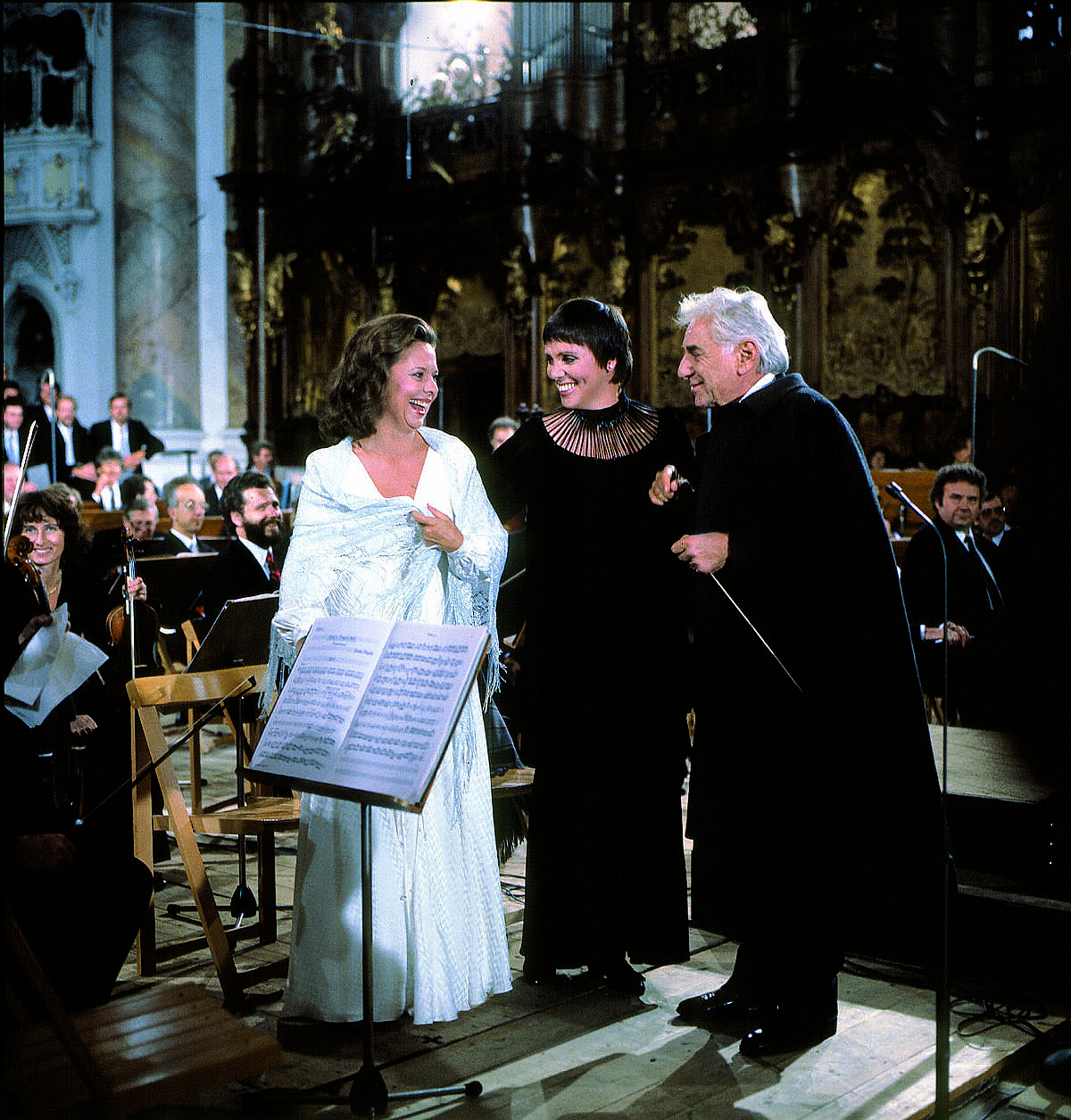 Leonard Bernstein und Brigitte Fassbaender anlässlich eines Konzerts mit BR-Chor und BRSO in Ottobeuren, 1984 (Foto:
